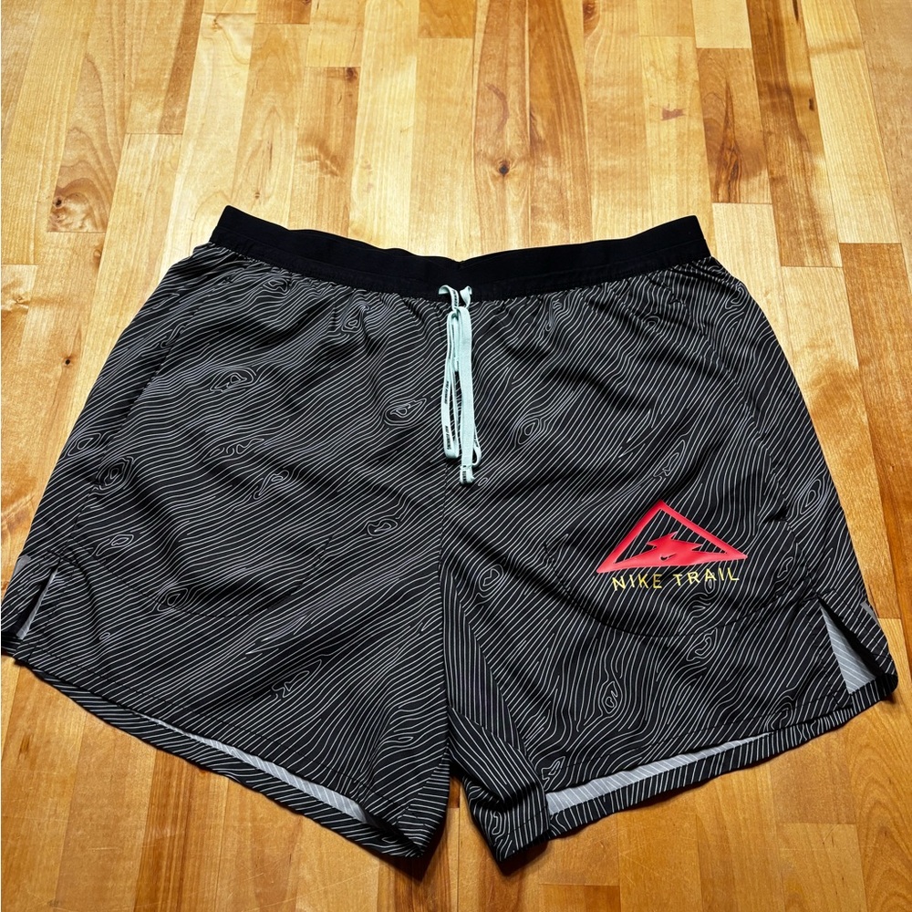 Nike Men's Black and White Athletic Shorts
